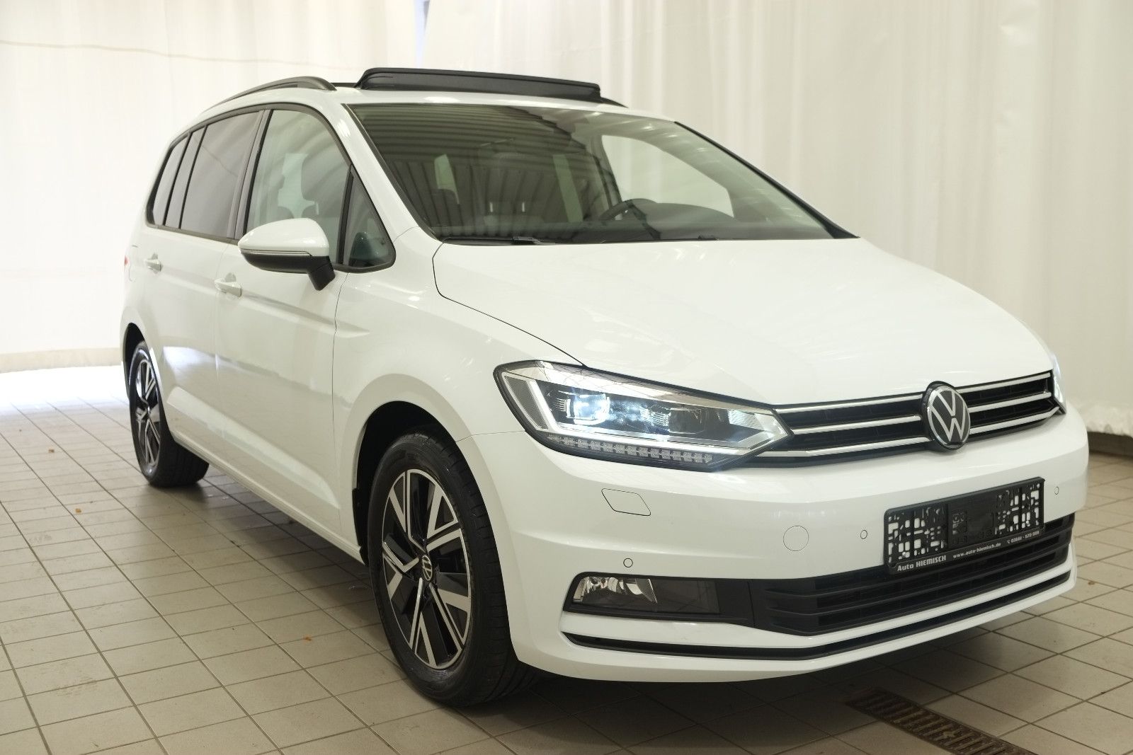 Volkswagen Touran Comfortline Panorama AHK Matrix imagem 2