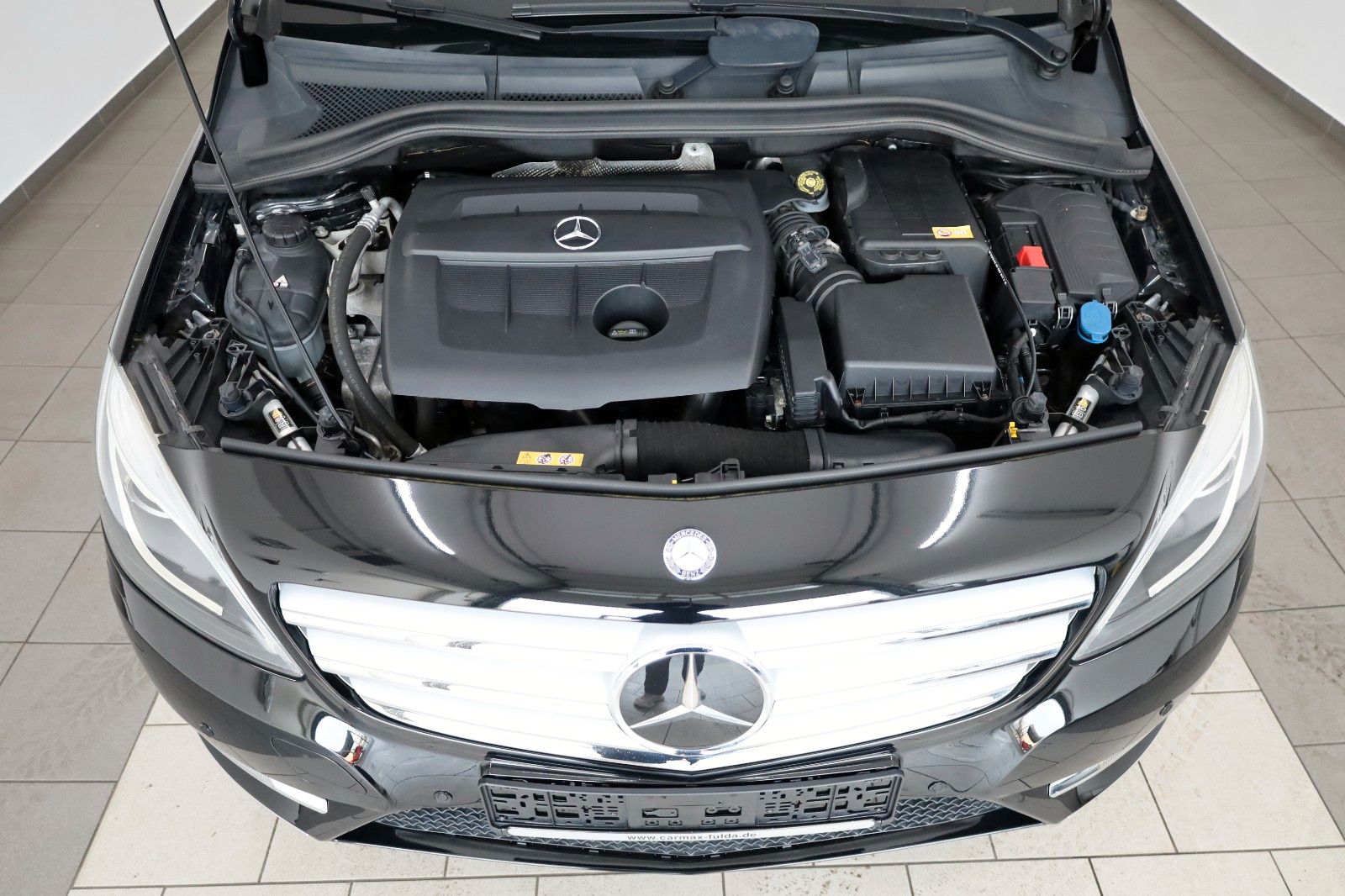Fahrzeugabbildung Mercedes-Benz B 180d Navi,Bi-Xenon,SH,PDC vo.+hi.