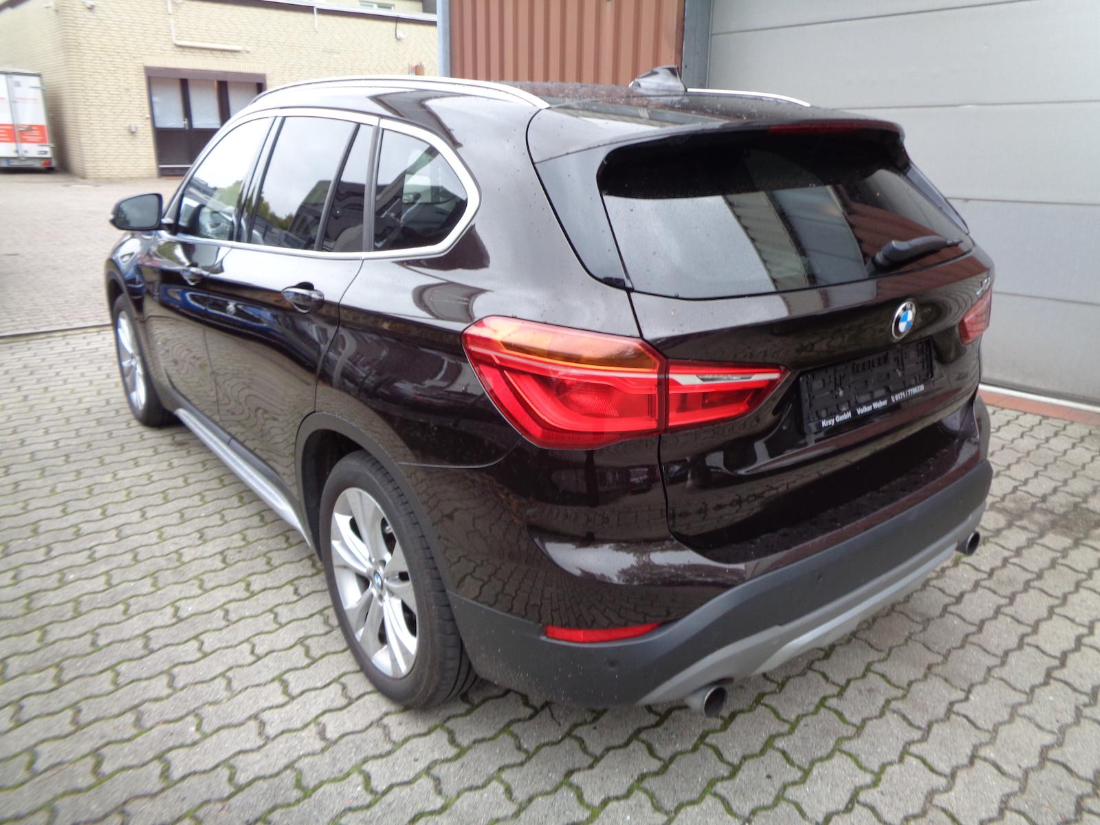 BMW X1 xDrive 20 i, Autom., Head-up, Panorama