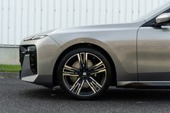 BMW 740 – 9 / 29