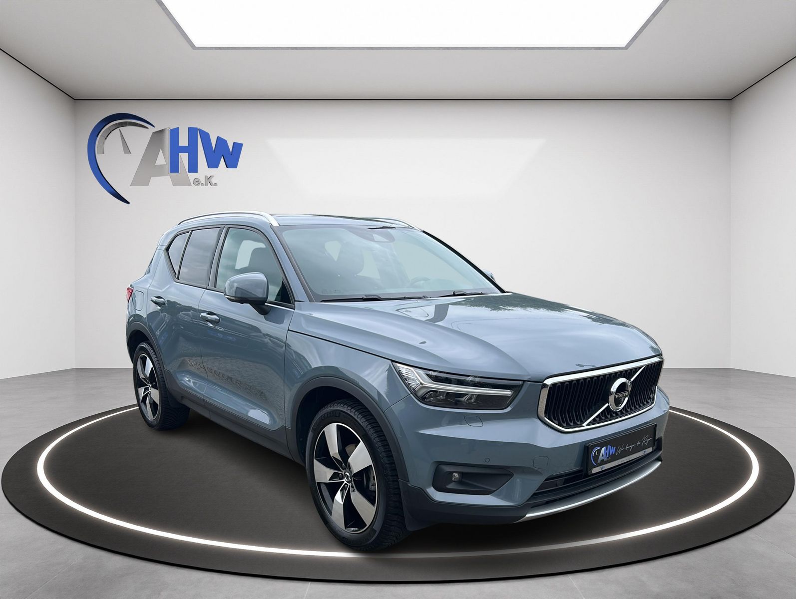 Fahrzeugabbildung Volvo XC40 D3 Geartronic Momentum Pro