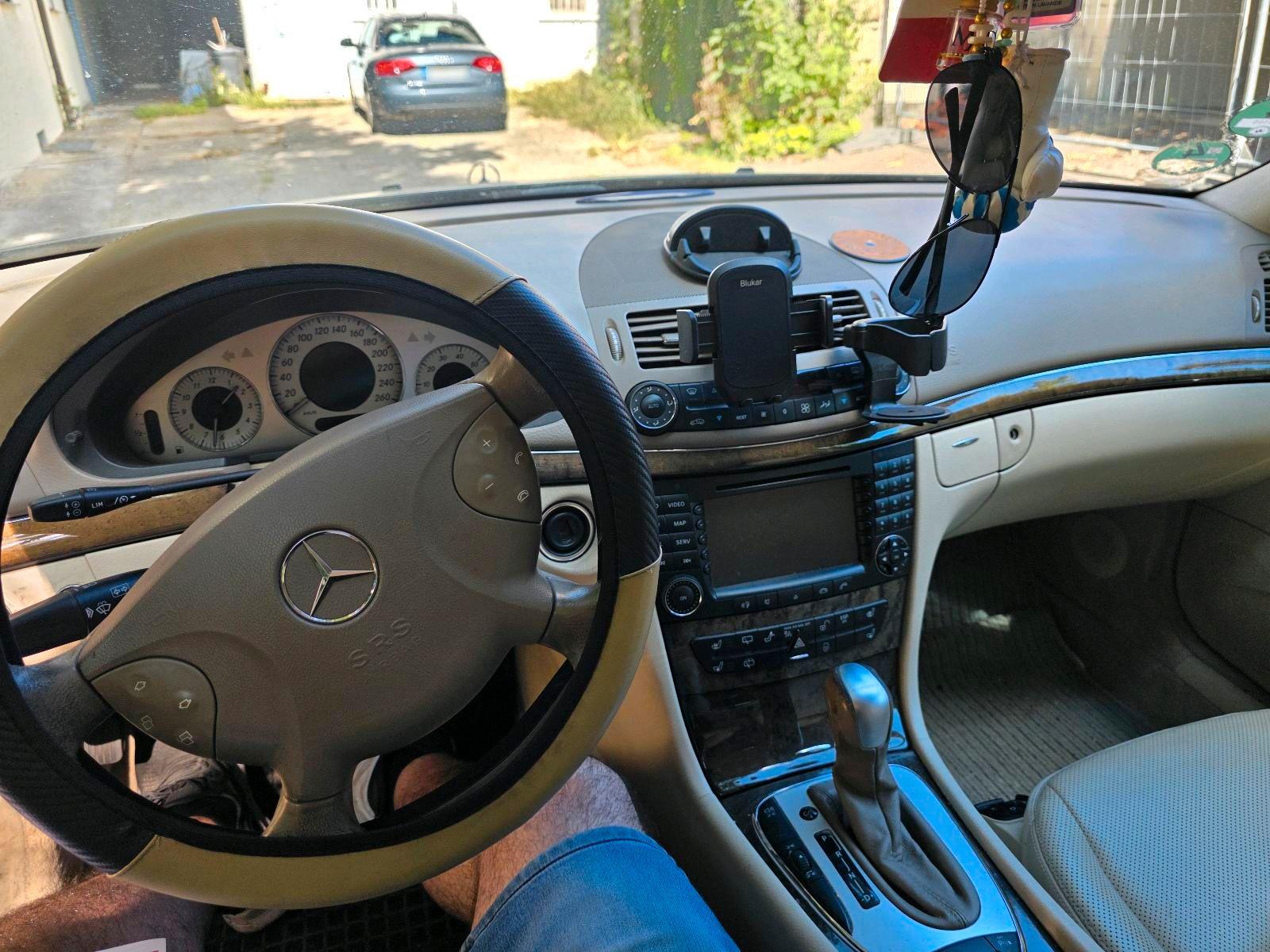 Mercedes-Benz E350 2005 — photo 5