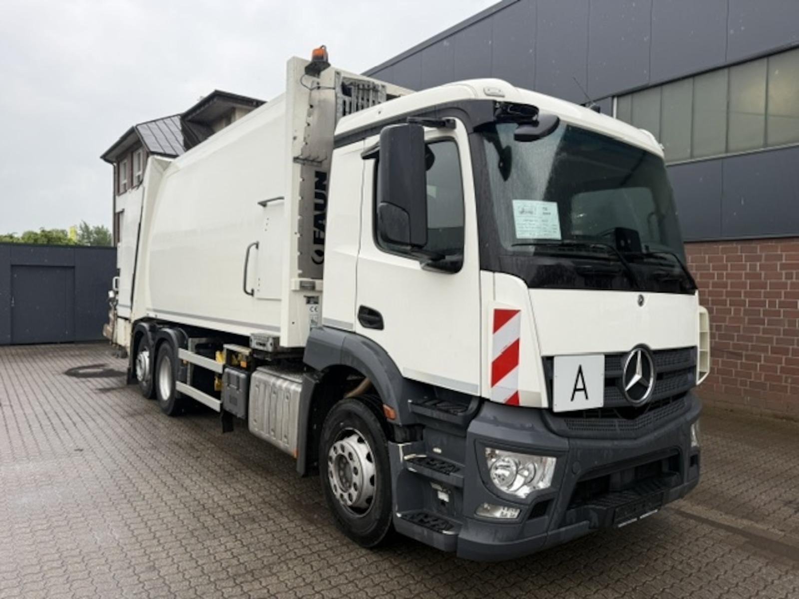 Mercedes-Benz 2533 6x2 Antos Faun Powerpess mit Lifter