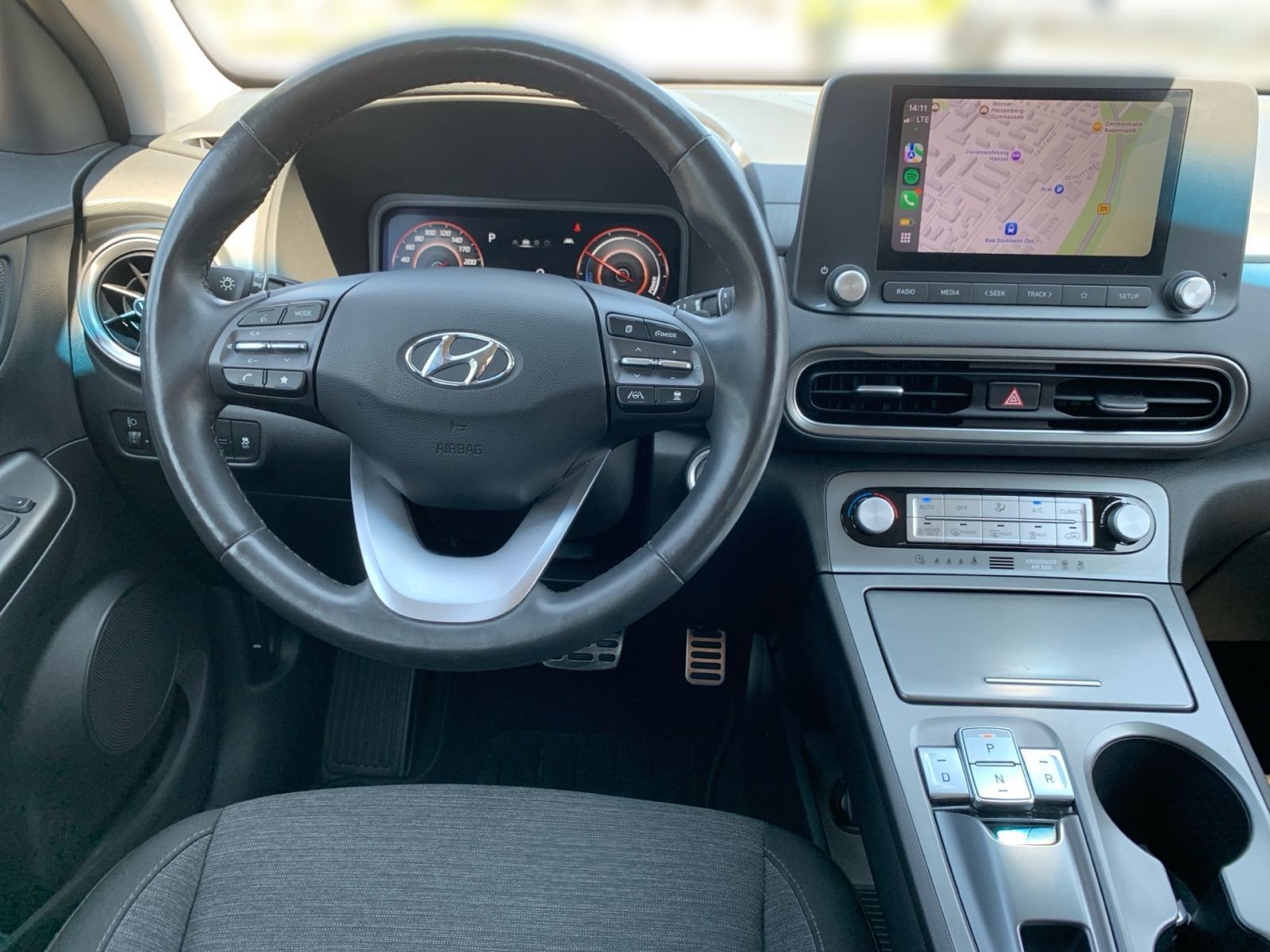 Fahrzeugabbildung Hyundai KONA Select Elektro 11kW OBC Kamera Sitzheizung