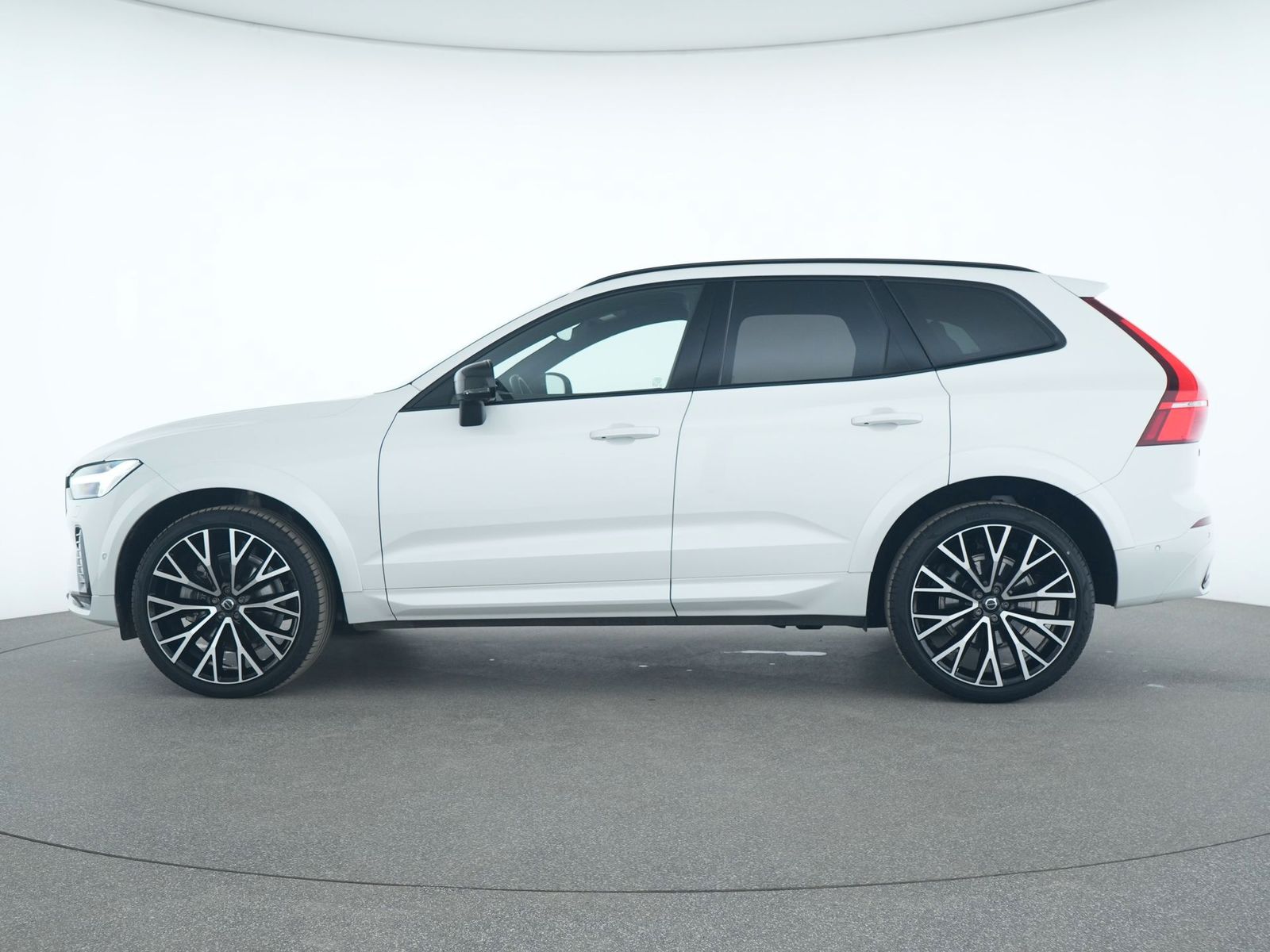 Volvo XC60 R Design 360°|LED|ACC|Kessy|SHZ|Winter-Pake foto 9