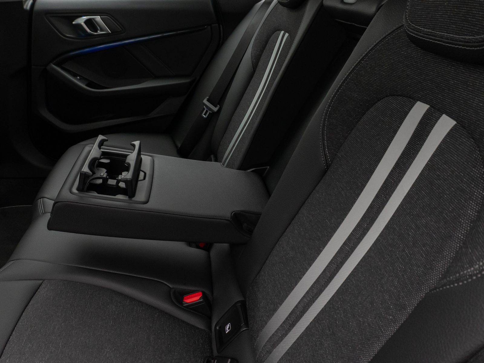 Fahrzeugabbildung BMW 220i Gran Coupé xD Sport Line HUD DAB Panorama