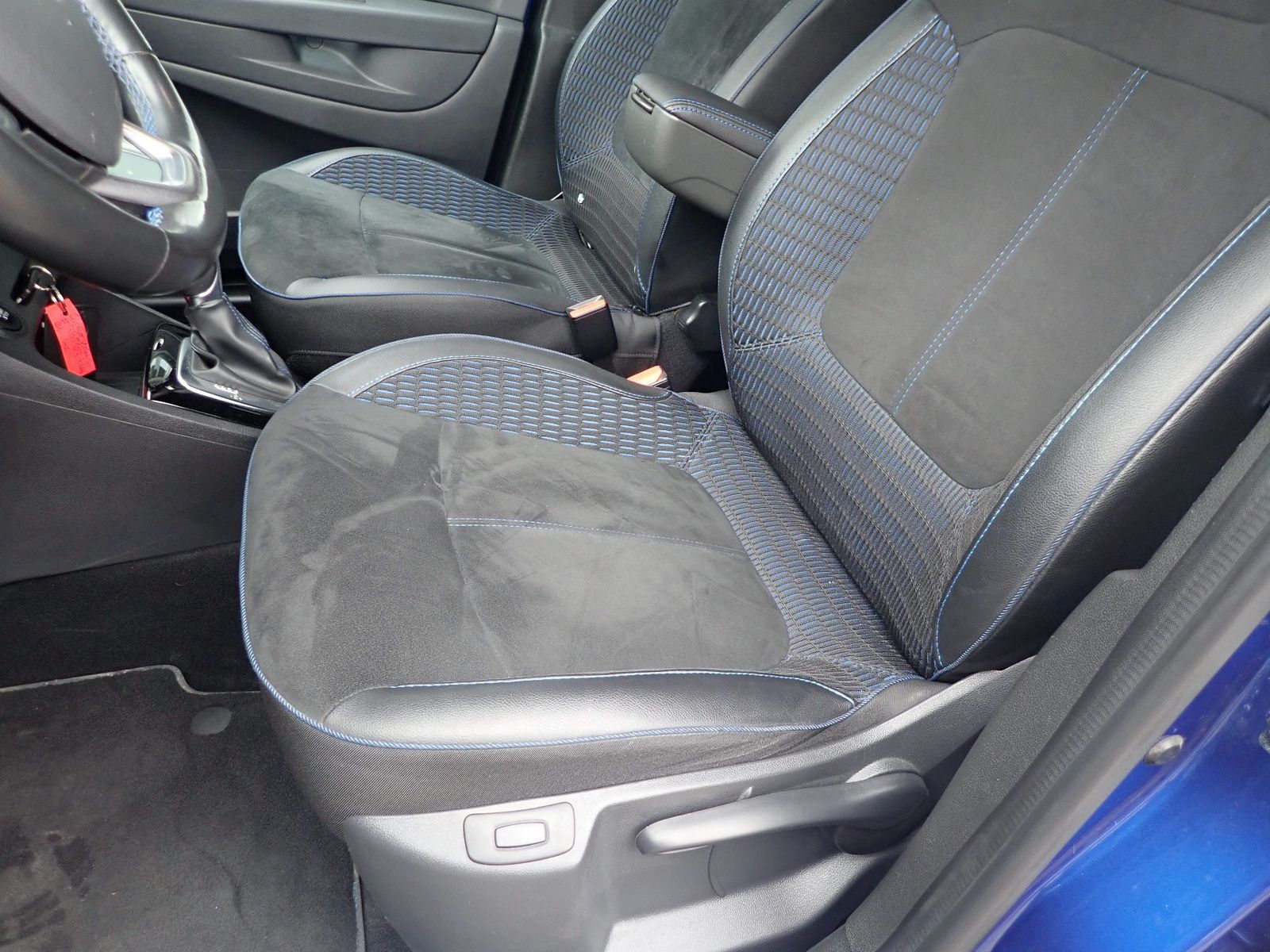 Fahrzeugabbildung Renault Captur VERSION S TCe 150 EDC/AUTOMATIK/