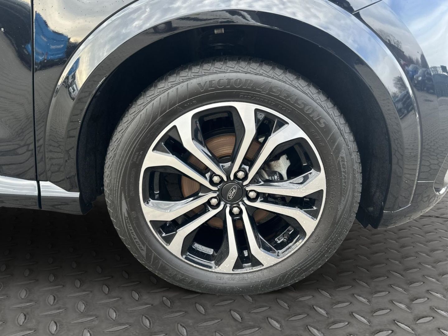 Fahrzeugabbildung Ford Puma ST-Line Navi LED DAB SHZ LenkradHZG Keyless