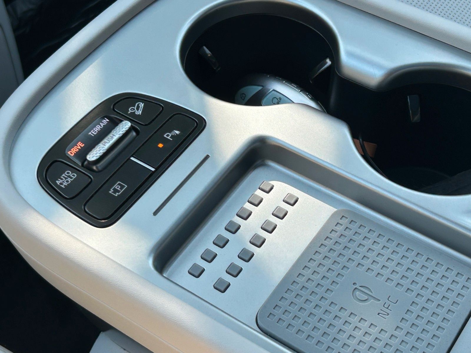 Fahrzeugabbildung Hyundai IONIQ 9 UNIQ 226kW *RW600KM*Pano*6Si*Relax*HeUp*