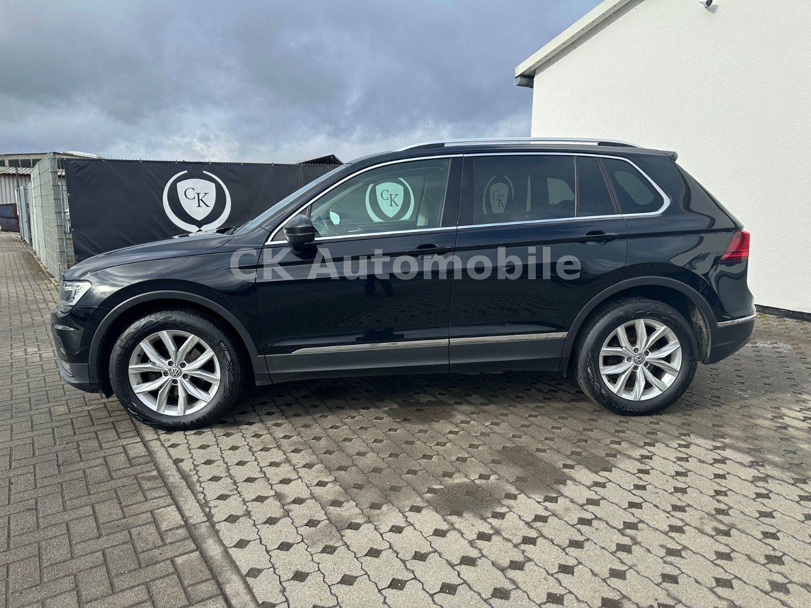 Fahrzeugabbildung Volkswagen Tiguan 2.0TDI Highline BMT 4Motion/DSG/Navi/LED