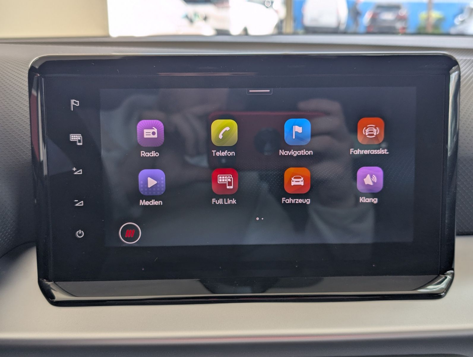 Fahrzeugabbildung SEAT Arona 1.5 TSI FR DSG ACC LED AHK KAM DINAMICA 18