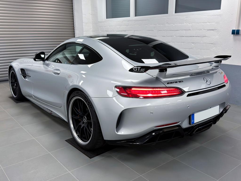 Mercedes-Benz AMG GT R