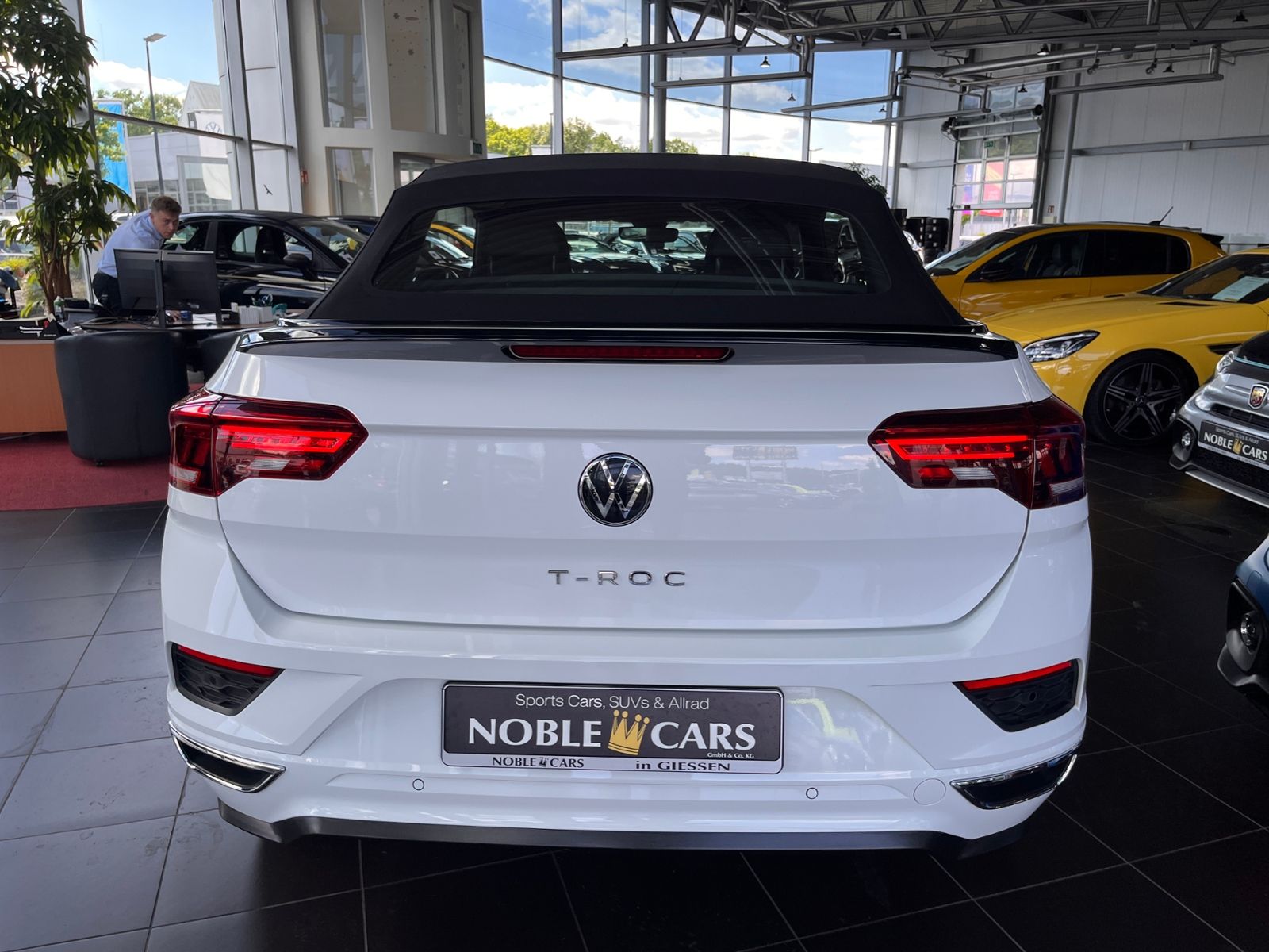 Fahrzeugabbildung Volkswagen T-Roc Cabriolet R-Line AHK LED NAVI ALU