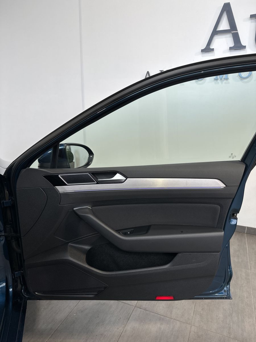 Fahrzeugabbildung Volkswagen Passat Variant Business NAV+IQ-LIGHT+AHK+KAM+VC