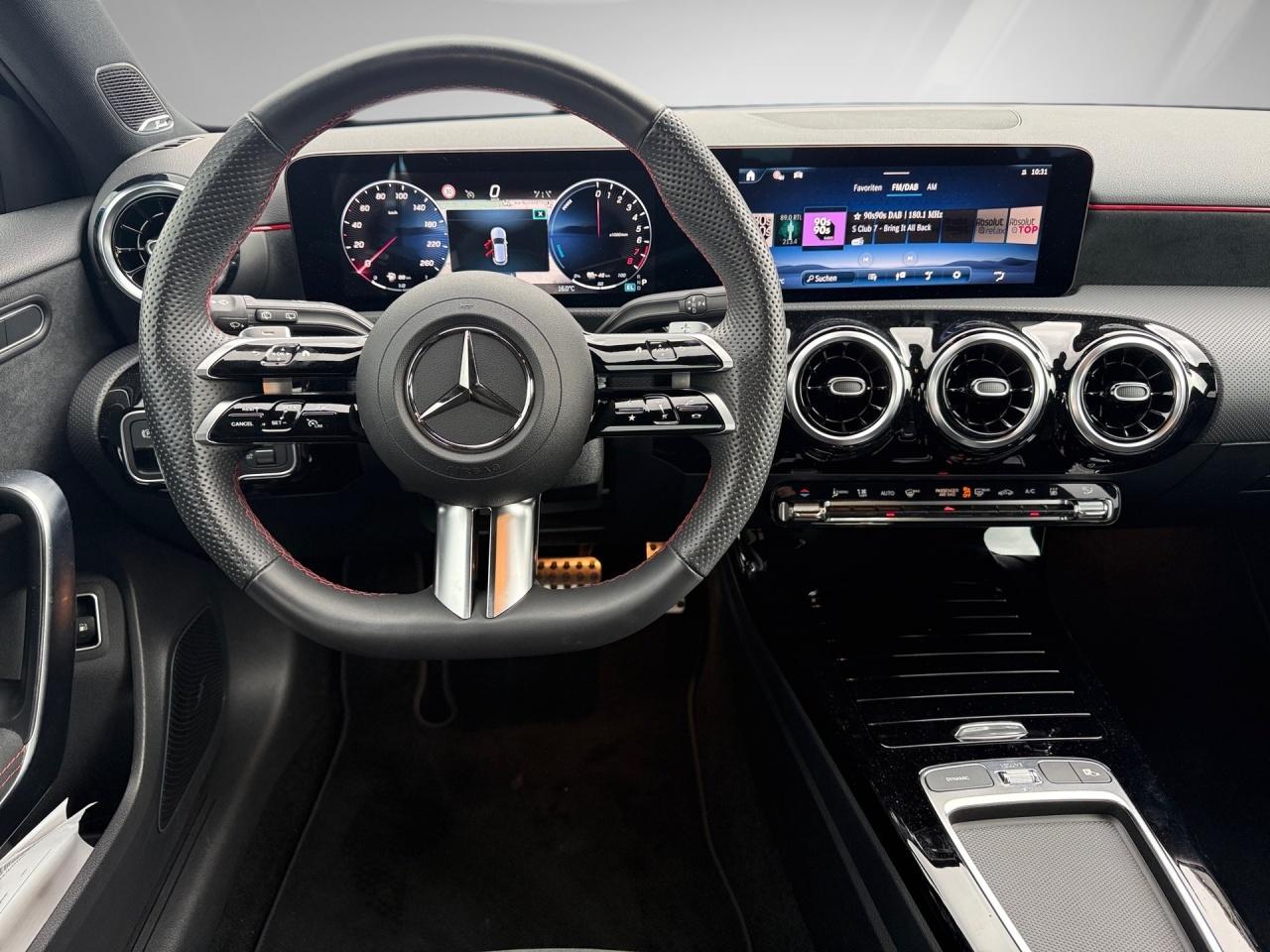 Mercedes-Benz A 250 e AMG Burmester AC-Laden Multibeam Kamera