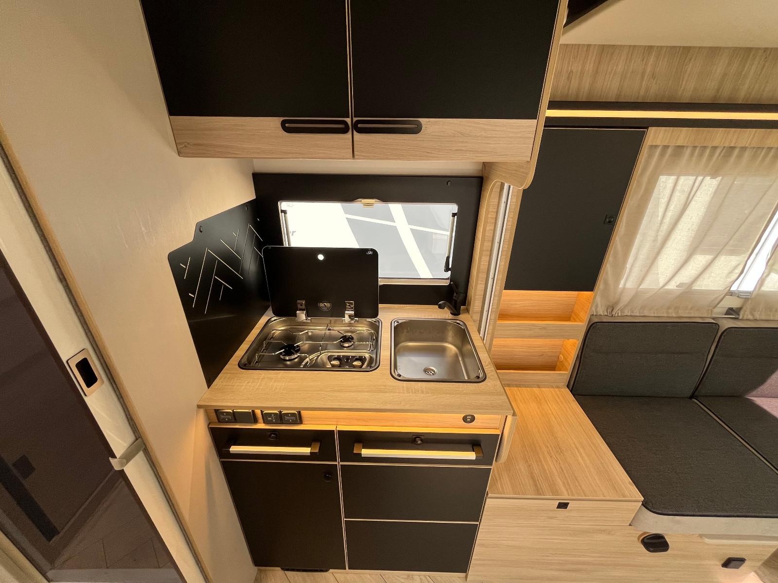 Challenger 270 Graphite Arctic Solar Markise Lithium – Foto 15 von 16