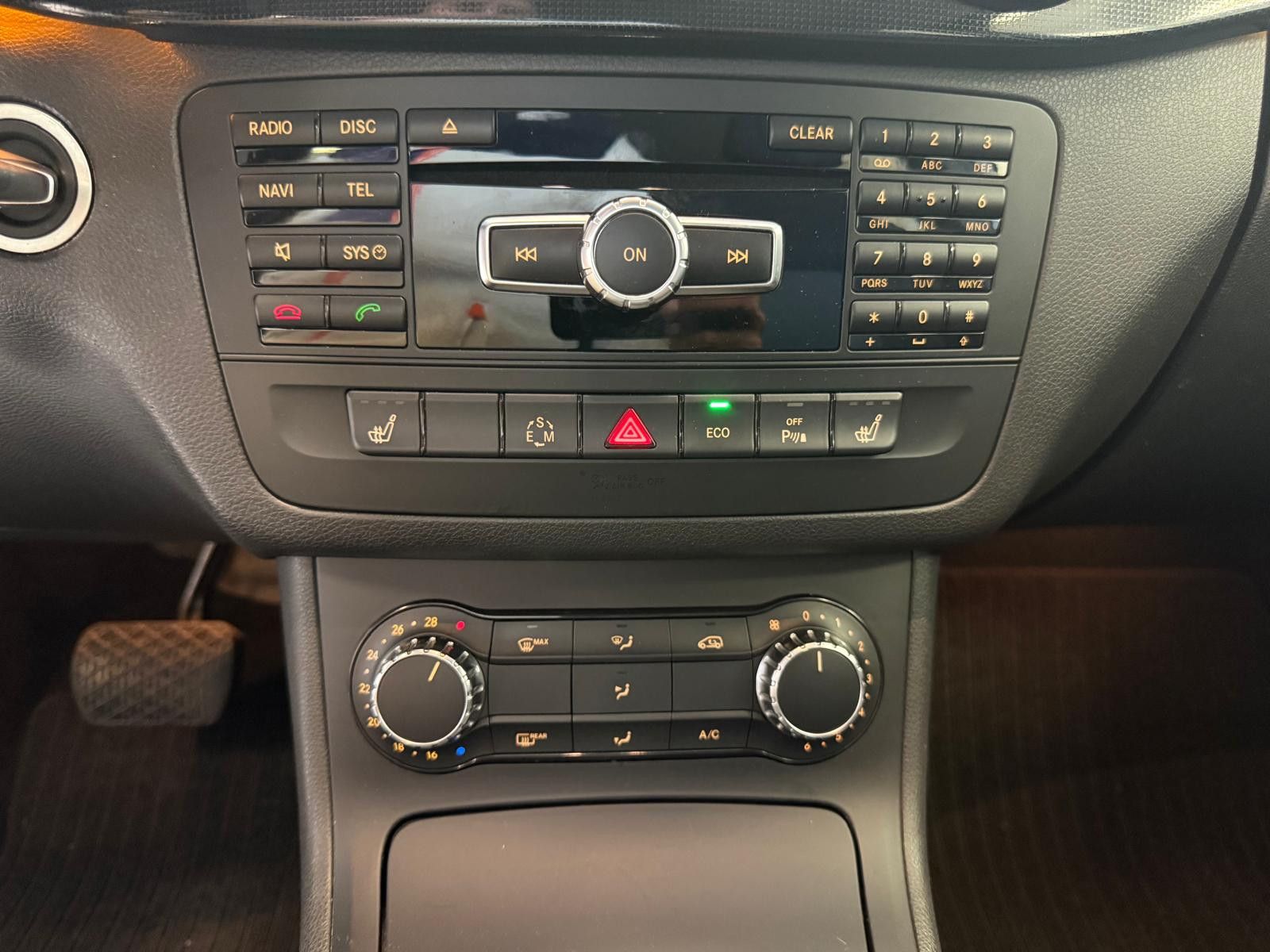 Fahrzeugabbildung Mercedes-Benz MB  B 180 / NAVI/AUTOMATIK