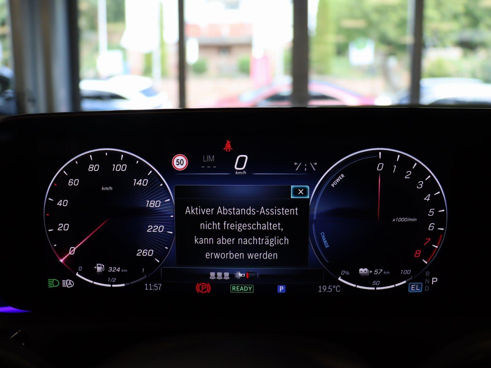 Mercedes-Benz A 250 e AMG Premium/Pano/AHK/Kamera/11kW-Laden