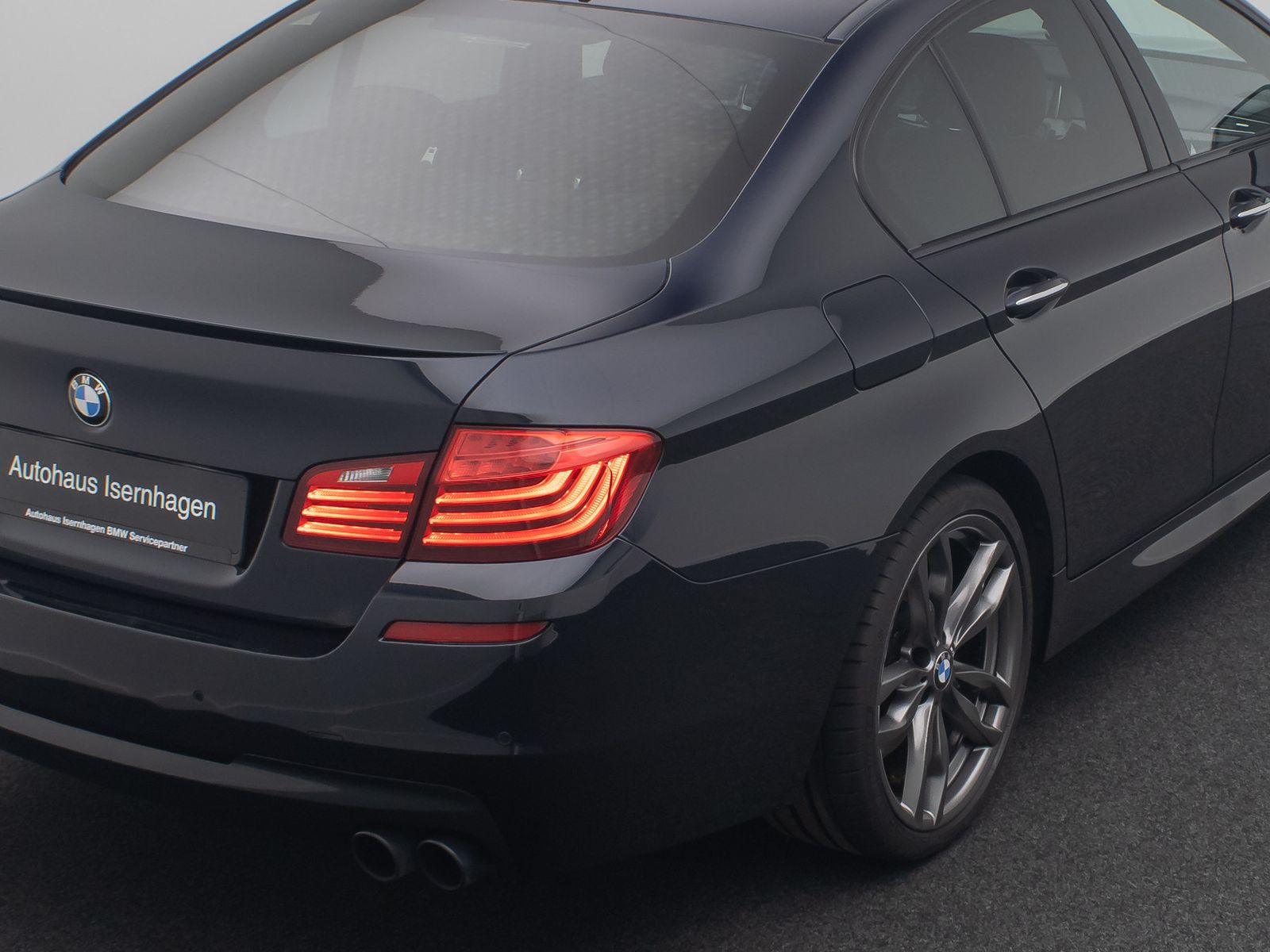 Fahrzeugabbildung BMW 550i xD M Sport HUD H/K Kamera GSD SoftCl 20Zoll