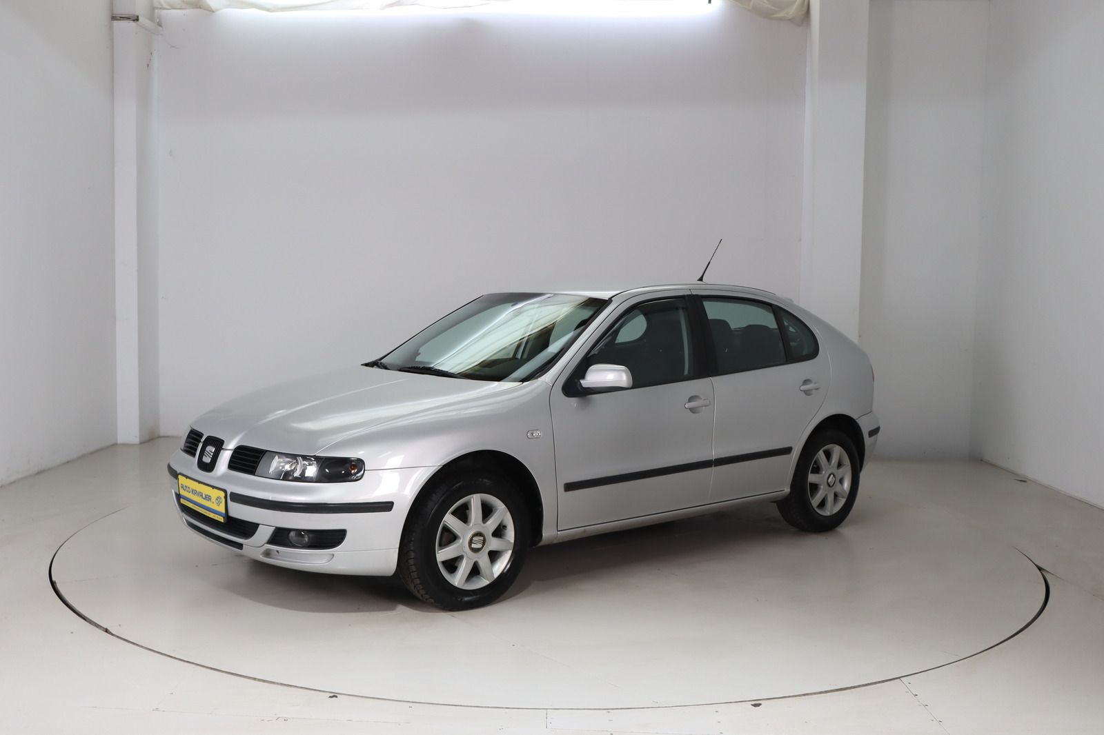 Fahrzeugabbildung SEAT Leon 1.6 16V komplett Seat Service * 1. Hand Ste