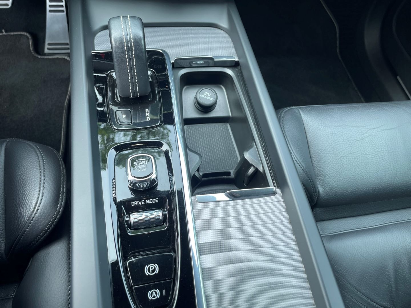Volvo XC60 R Design B5 Mild-Hybrid 2.0 Geartronic AHK foto 10