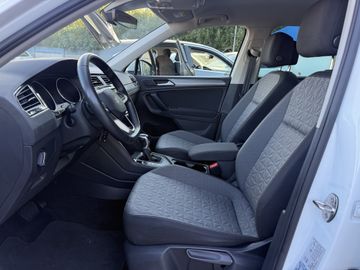 Volkswagen Tiguan - 12