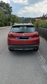 Peugeot 2008 Allure PureTech 110 Stop&Start Allure - rote Peugeot 2008