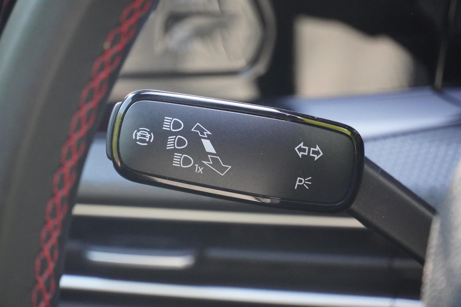 Volkswagen Golf VIII 2.0 GTI DSG LED DCC HarmanKardon ACC, миниатюра 13