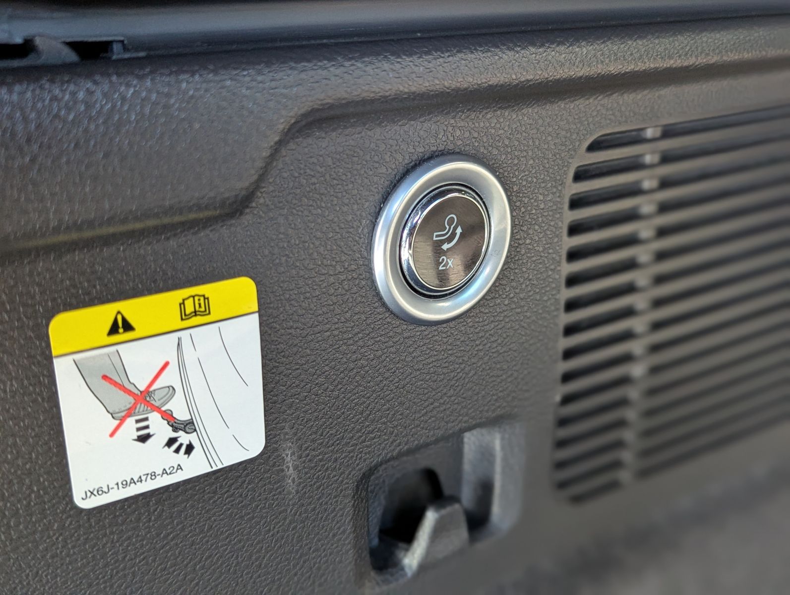 FORD Mondeo Hybrid ST-Line Leder LED ACC Cam Shz. AHK - Image 13