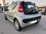 Peugeot PEUGEOT 107 1.4 HDi 5p. - silberne Peugeot 107