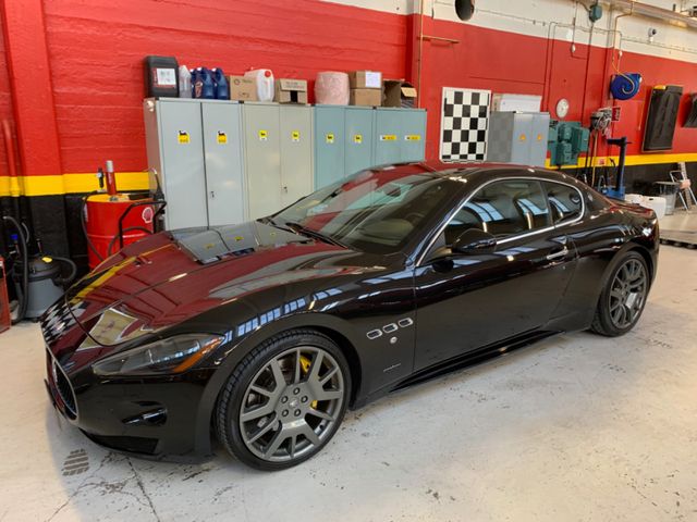 Maserati GranTurismo S 4.7L V8 440HP MC-Shift