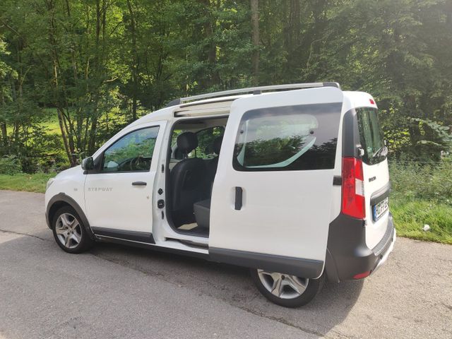 Dacia Dokker  Stepway TCe 115  > und als M...