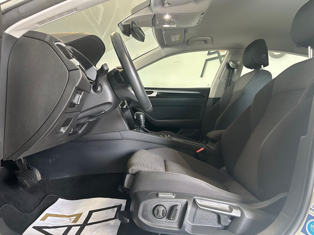 Volkswagen Arteon Lim DSG NAVI*ViCo*ACC*4xSHZ*MFL*PDC*LED*
