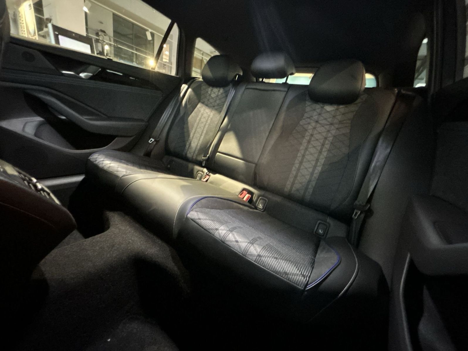 Volkswagen Passat - Bild 27