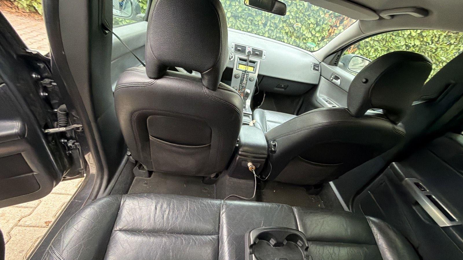 Volvo V50 2006 — engine 136 HP (100kW)