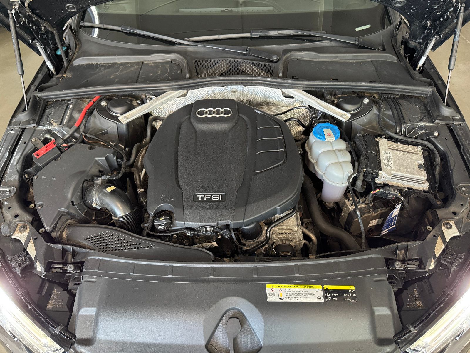 Fahrzeugabbildung Audi A4 2.0 TFSI S-TRONIC 3X-SLINE VIRTUAL LED VOLL