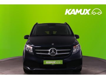 Mercedes V 220 - 9