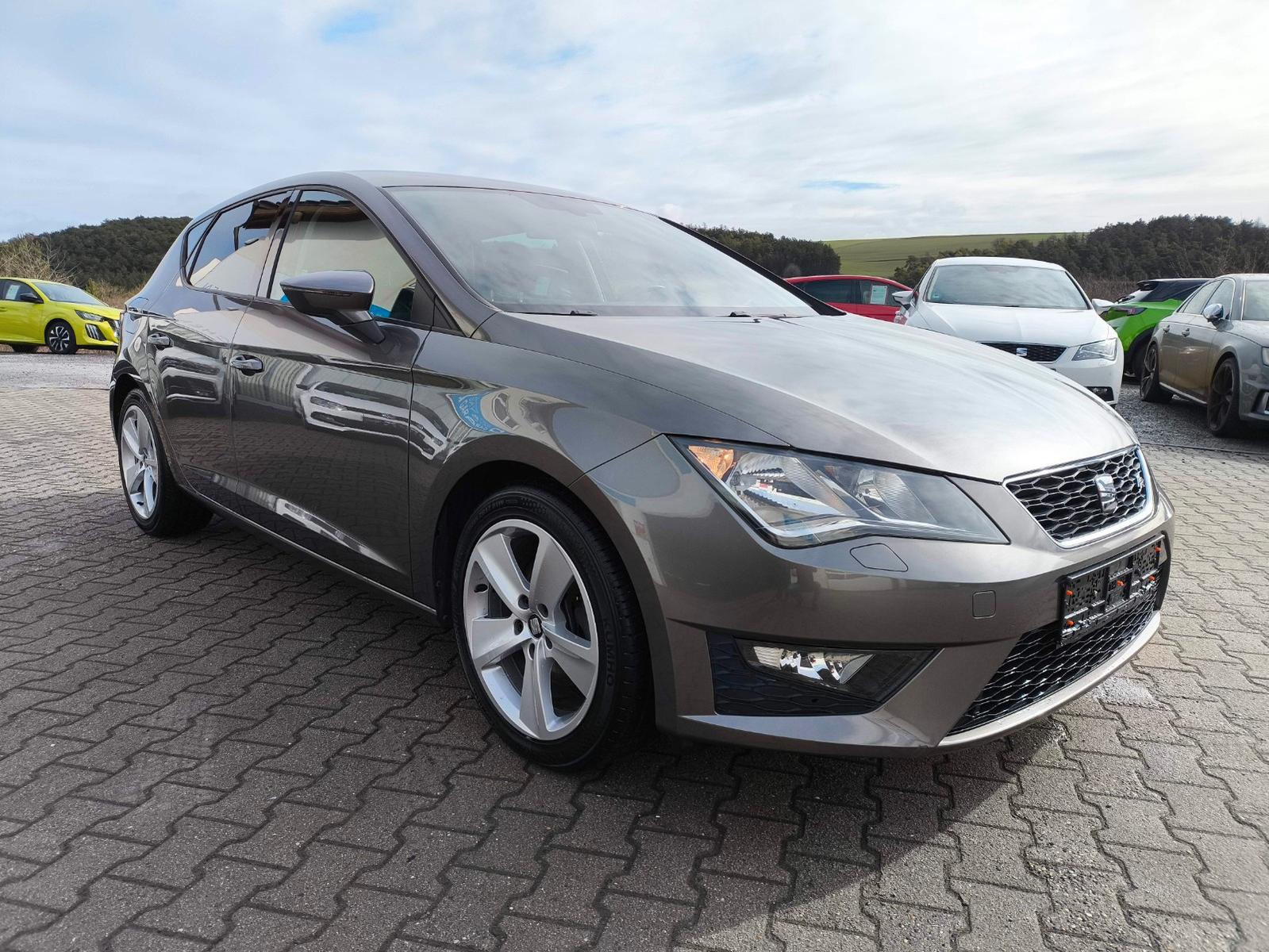 Seat Leon FR 1.4 TSI 110 KW 6-Gang PDC SHZ Teilleder