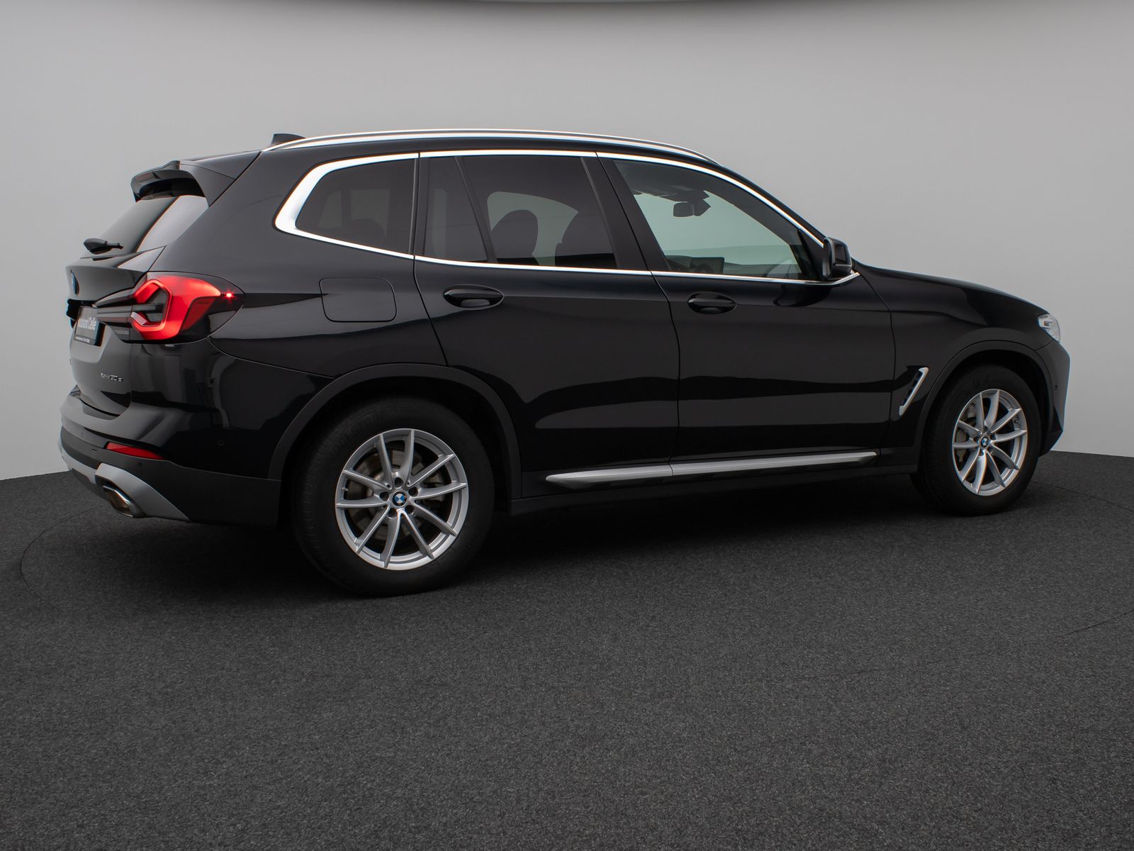 Fahrzeugabbildung BMW X3 xD30e Panorama Kamera HUD H/K Komfort Sport