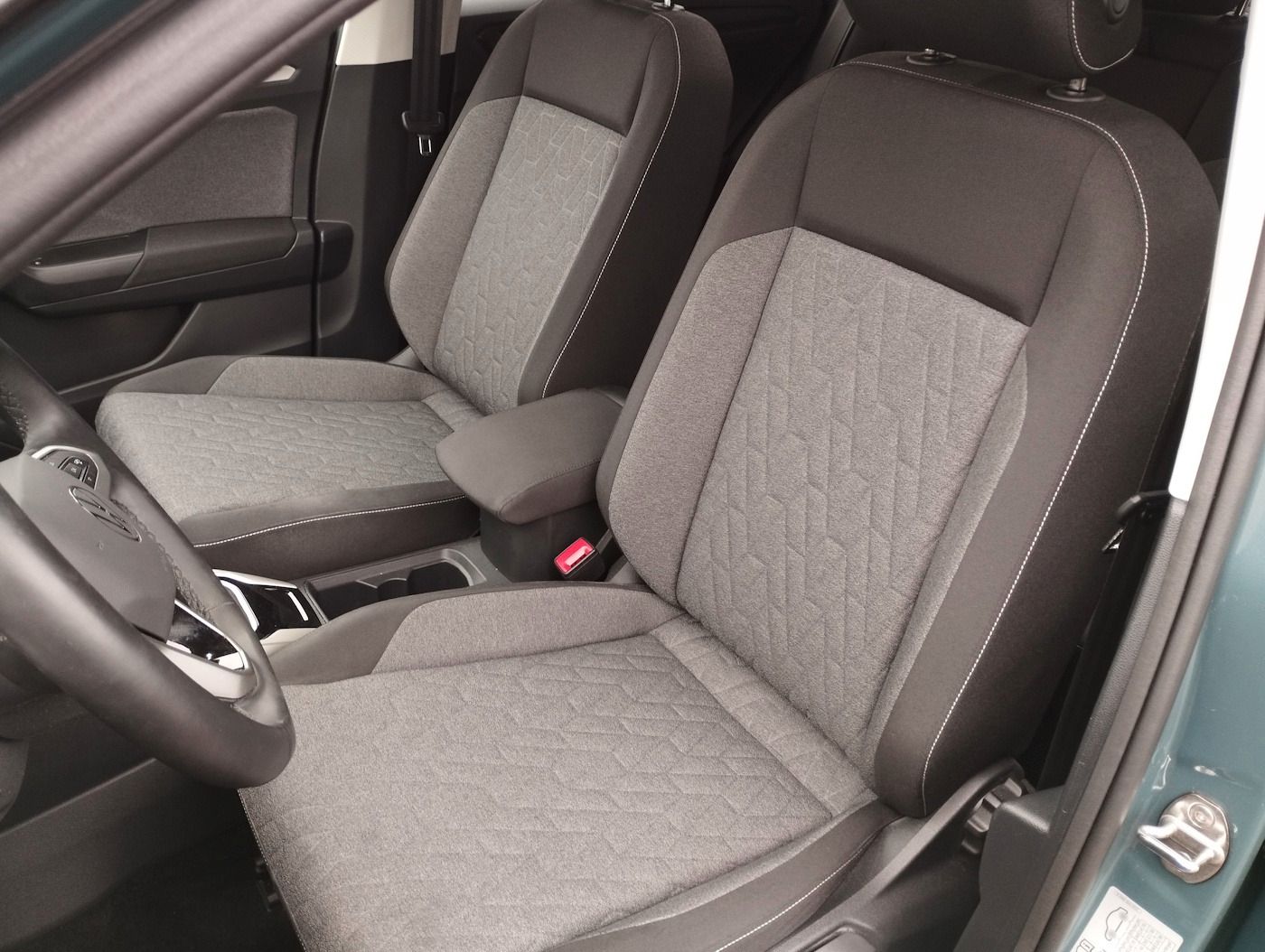 Fahrzeugabbildung Volkswagen T-Roc 1.5 TSI MOVE NEU42T DSG LED Kamera SHZ All