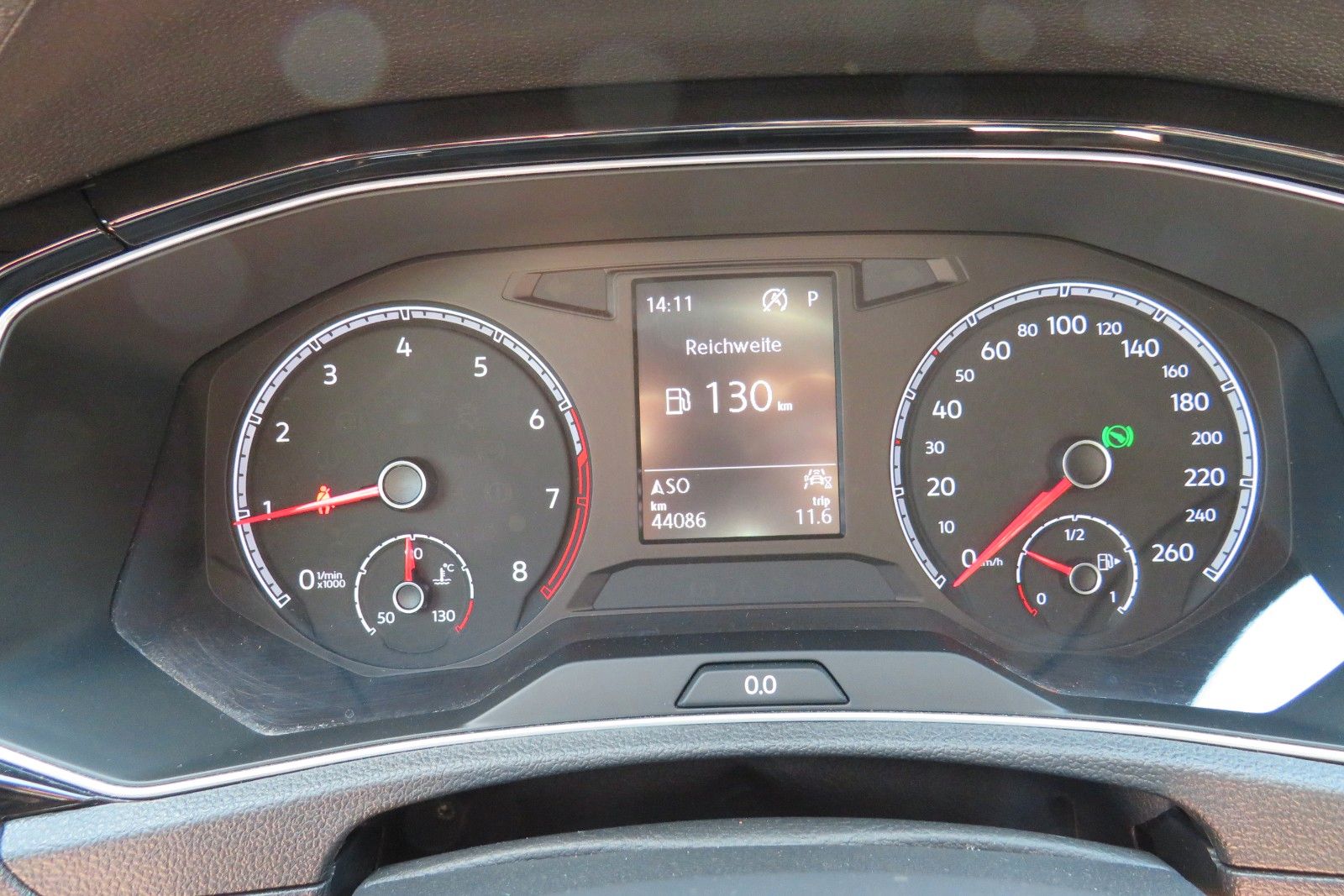 Fahrzeugabbildung Volkswagen T-Roc R-Line Sport DSG LED PDC NAVI 19`BLACK 1.H
