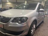 Volkswagen VW Touran 09.2010 150000 km 2 Hand zuverlä... - Volkswagen: 1500