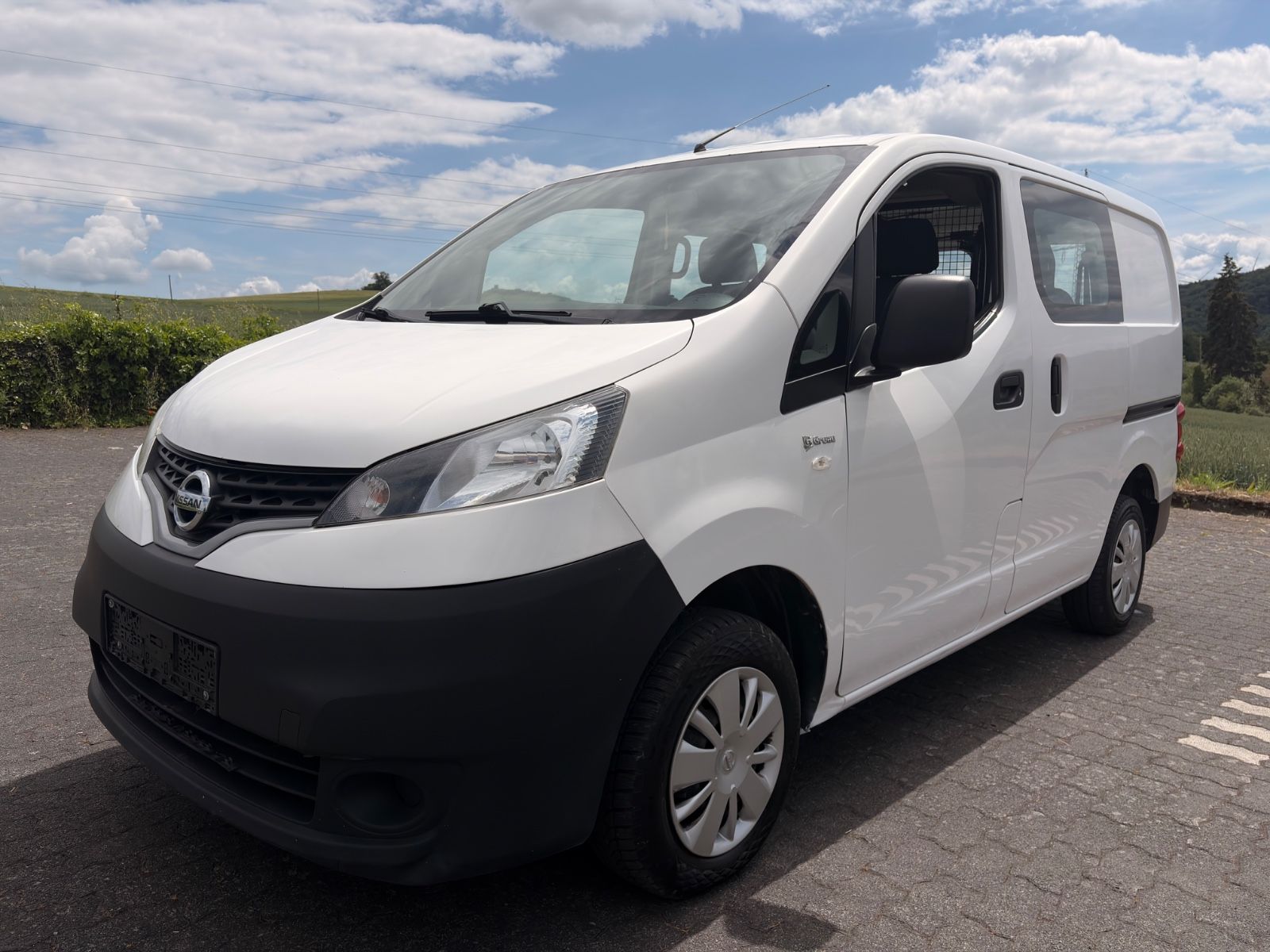 NISSAN NV200