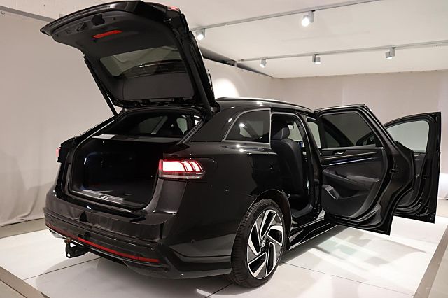 ID.7 Tourer Pro 86kWh AHK Winterr. EasyOpen Wärm