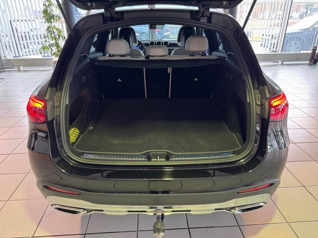 Fahrzeugabbildung Mercedes-Benz GLC 300 d 4M AMG AHK Pano Standhzg. Memo LED SHZ