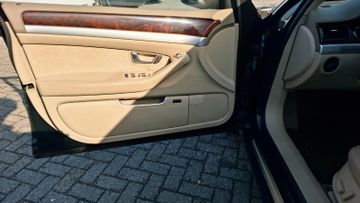 Audi A8 - 8