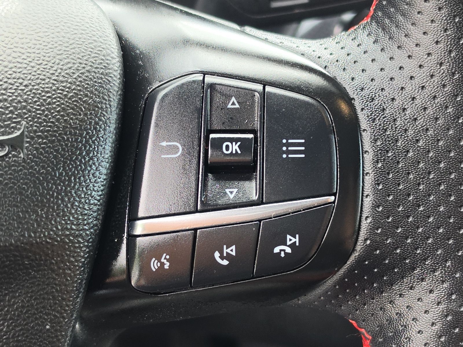 Fahrzeugabbildung Ford Fiesta ST-Line X AUTOMATIK+LED+KAMERA+PDC+SHZ