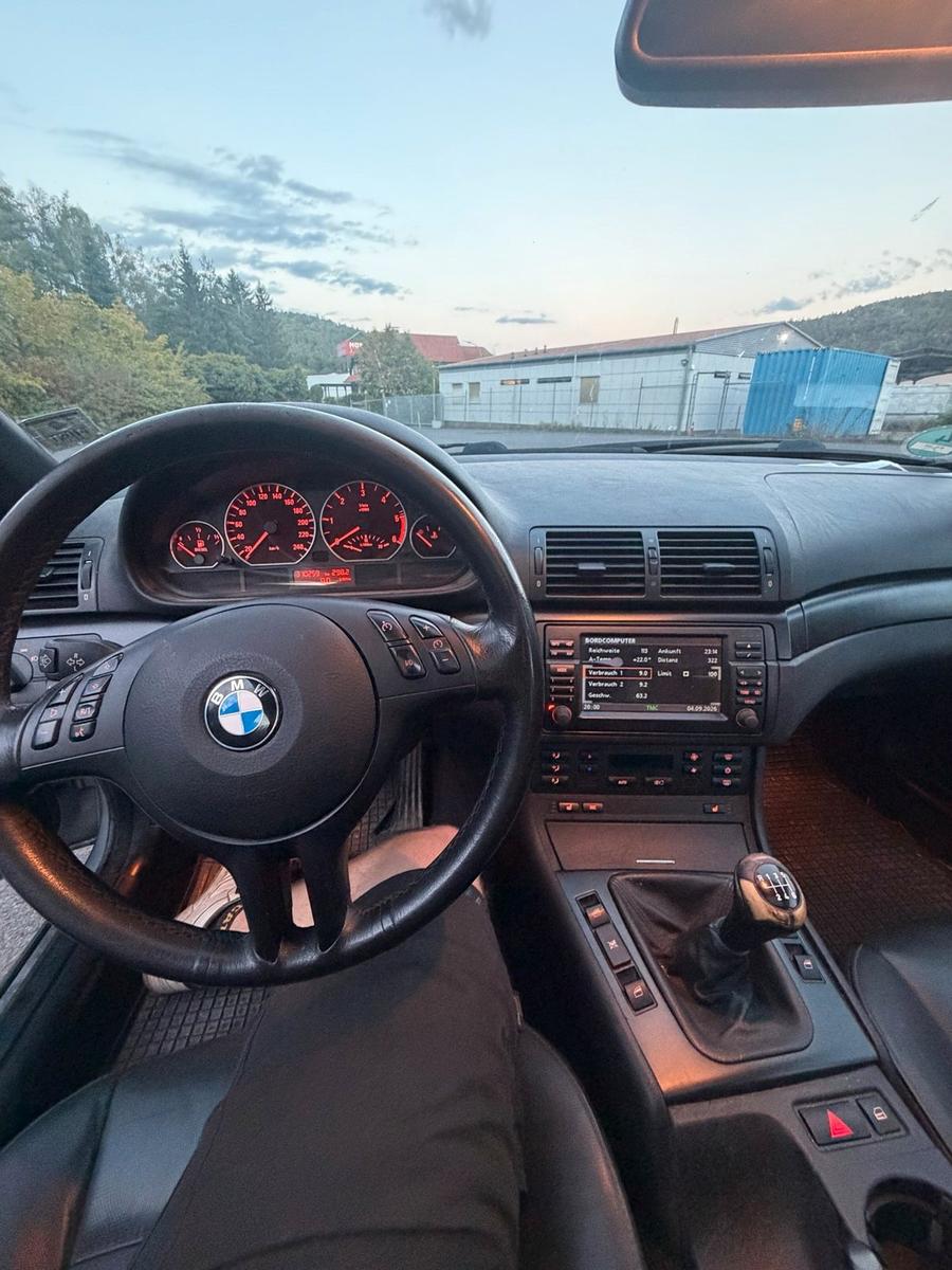 BMW 330 2004 — photo 14