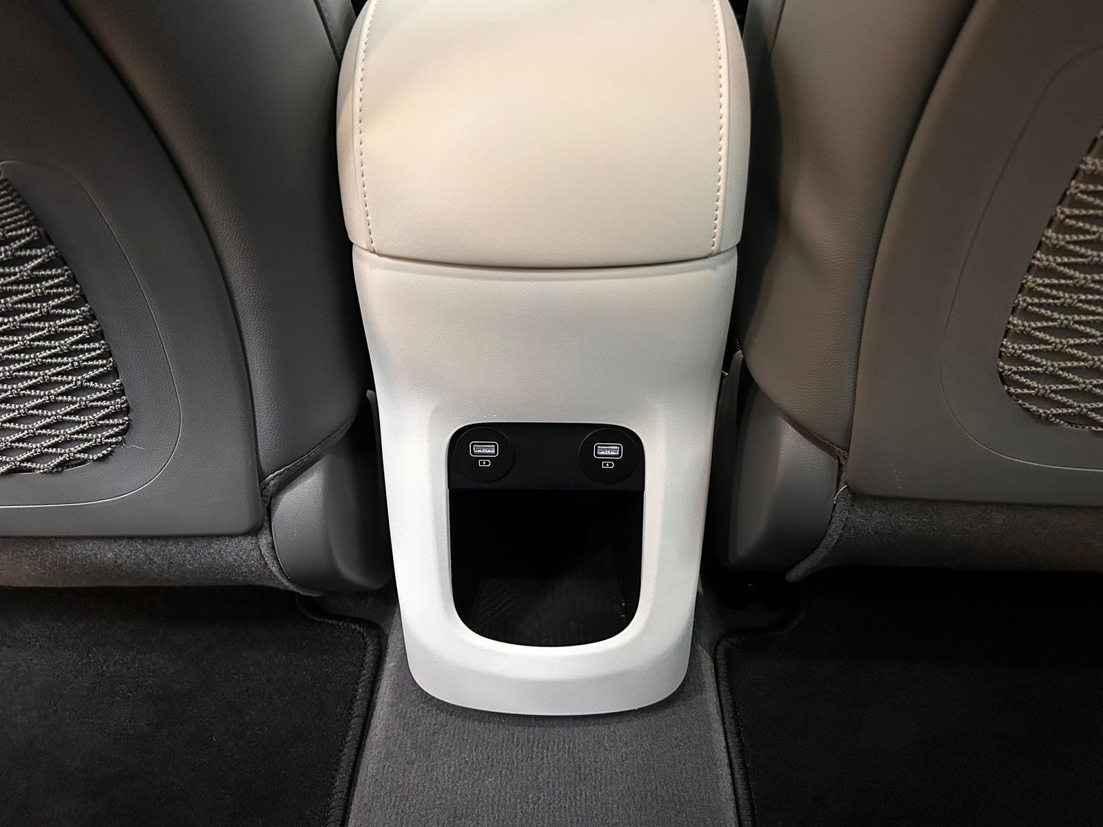 Fahrzeugabbildung Hyundai Ioniq 5 Techniq 4WD LED+NAVI+SHZ+ACC+DAB+WP+360°