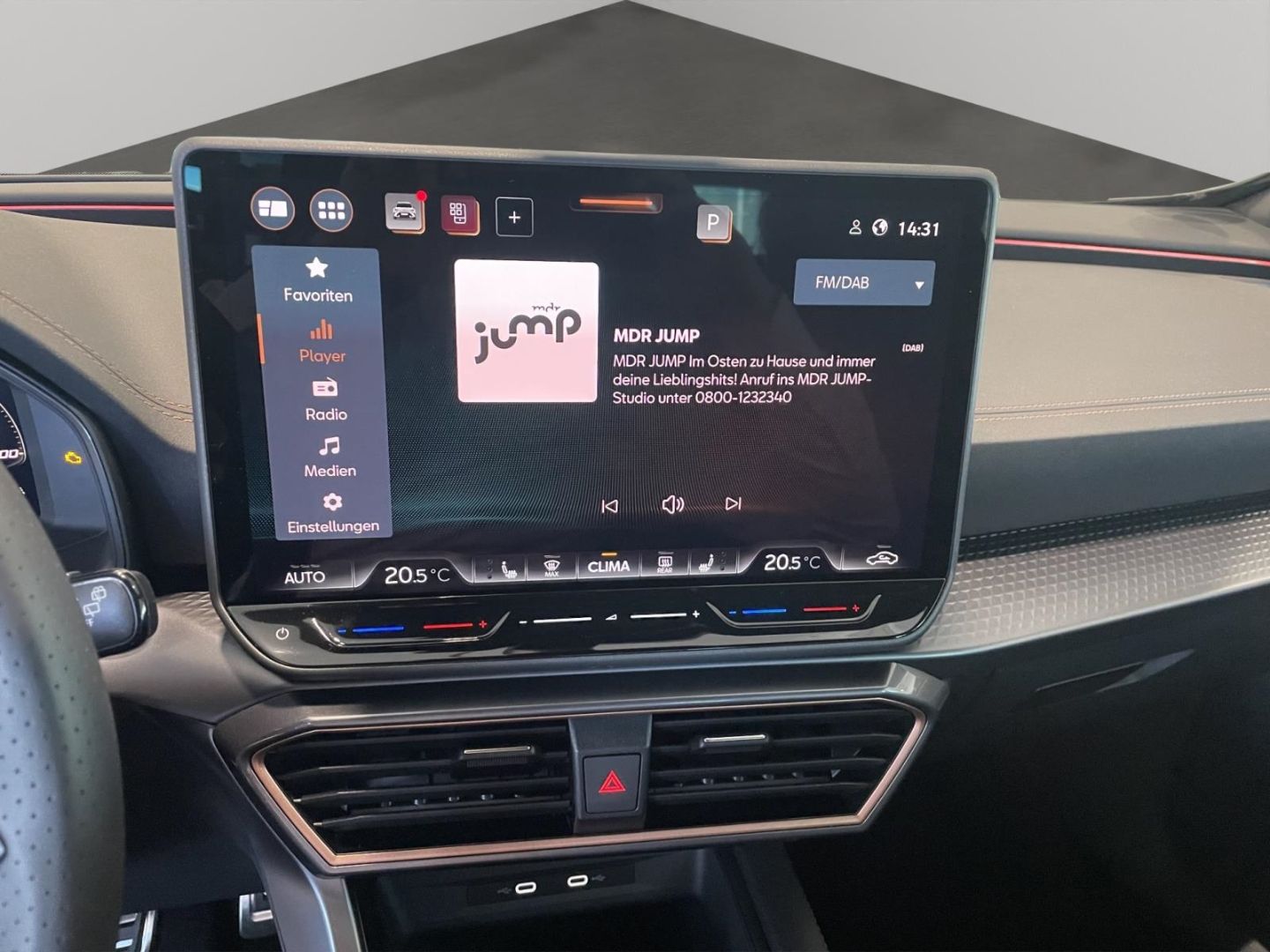 Fahrzeugabbildung CUPRA Formentor 1.5 eTSI 110 kW AHK-klappbar Navi Digi